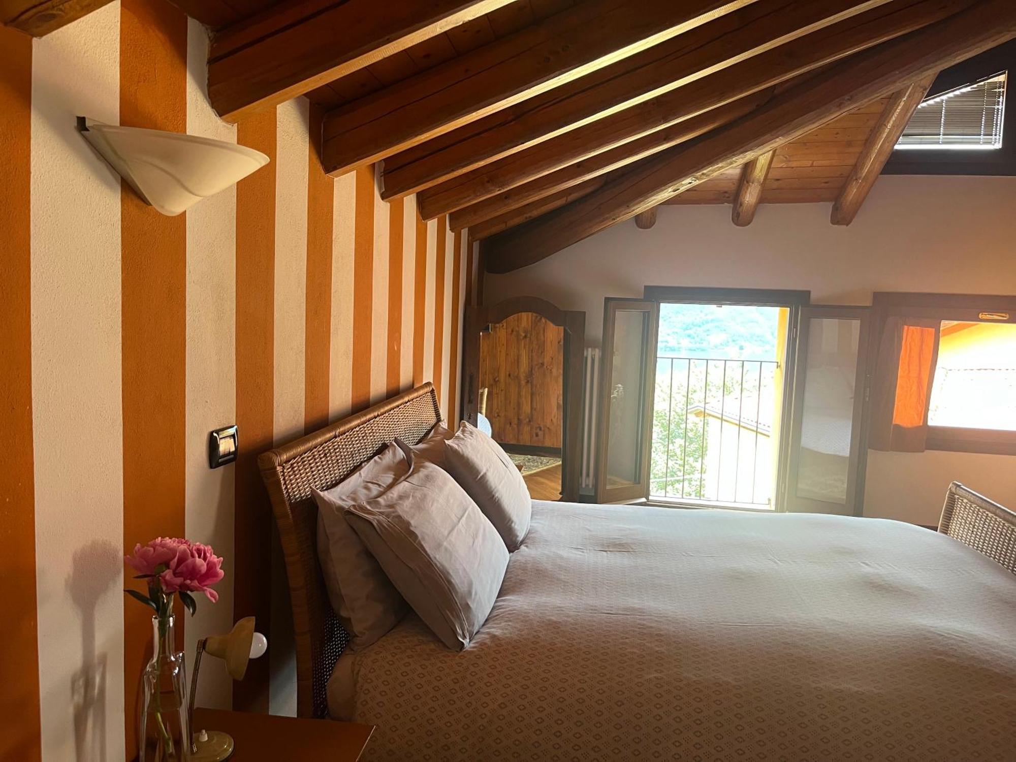 Casa Vacanza Castagna Nesso Exterior photo