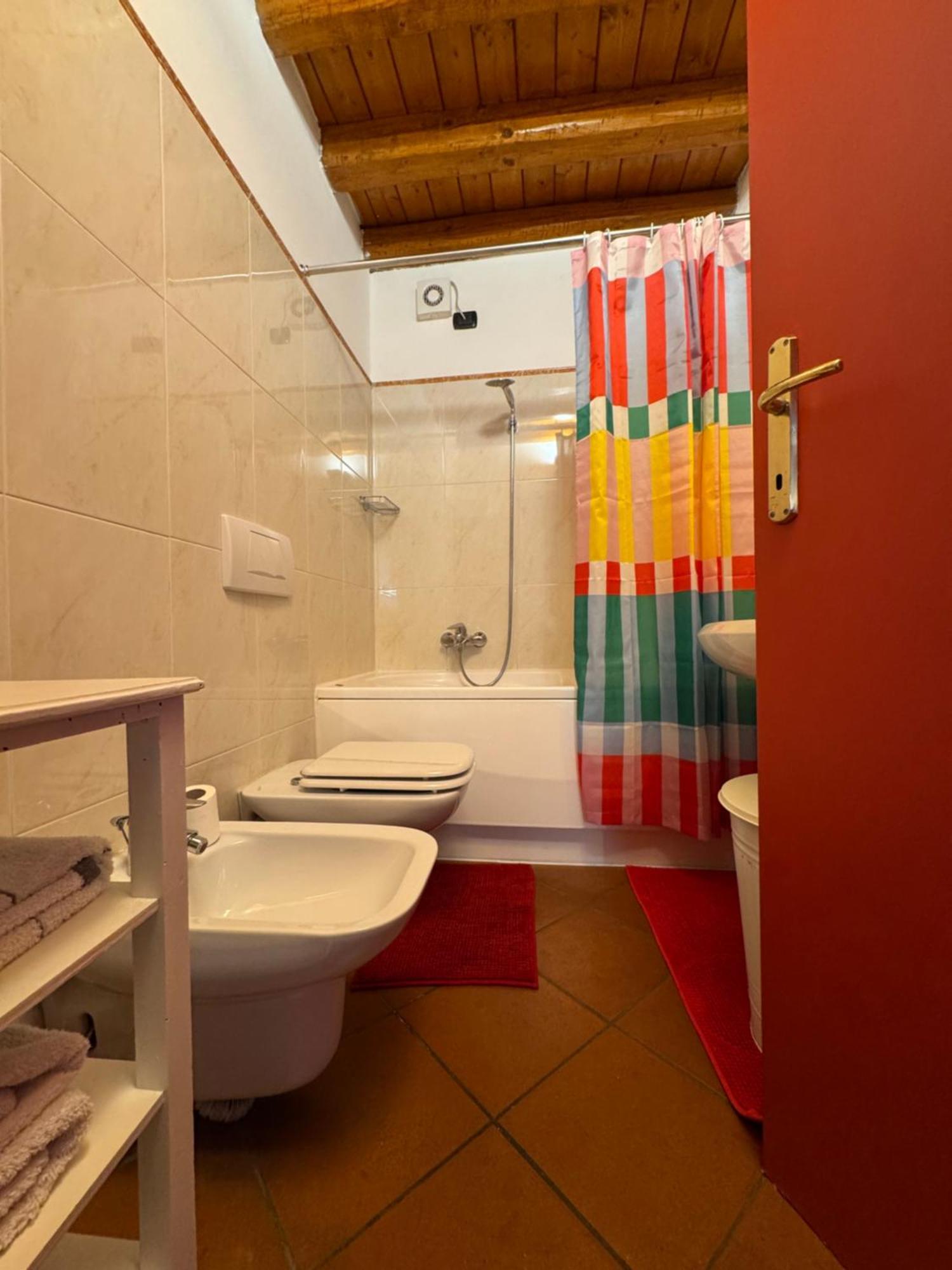 Casa Vacanza Castagna Nesso Exterior photo